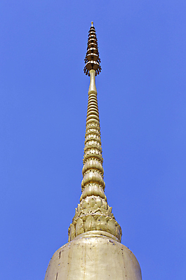 포토 JPG 해외이미지 아시아 종교 조각 여행 불교 건축양식 태국 하늘 미술 동양인 사람없음 파란색 노란색 탑 탐험 사찰 황금 정상 신비 왕 대문 북쪽 첨탑 기념물 천연기념물 옛날 이국적 파멸 해외포토 건축물 건축 나라 컬러 컨셉 종교건축 문화예술 인종 문 방향 파일형식 소멸 이미지허브