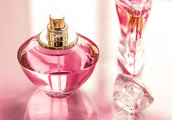 포토 JPG 해외이미지 실내 사람없음 뷰티 화장품 향수 향수병 브랜딩 세련 분홍색배경 해외포토 분홍색 백그라운드 내부 병_담는 파일형식 이미지허브