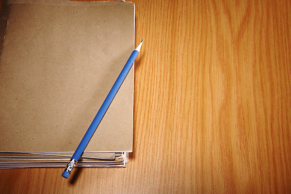 포토 JPG 해외이미지 교육 종이 휴식 사람없음 목재 책 파란색 운동 연필 펜 갈색 공백 덮개 도구 문서 파일 날카로움 고립 카피스페이스 해외포토 나무 컬러 컨셉 재료 학용품 건강 필기구 뚜껑 파일형식 이미지허브