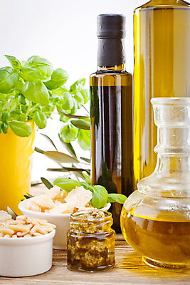 포토 JPG 해외이미지 식물 전통 음식 채소 재료 자연 치즈 파스타 건강 마늘 요리 사람없음 초록색 노란색 주방 식당 식사 이탈리아 신선 소나무 양념 선택 맛 기름 지중해 허브 그리스 향신료 유기농 올리브 아로마 향 바질 숙성 채식주의자 토스카나 핸드메이드 페스토 해외포토 나무 웰빙 열매 유럽 바다 컬러 컨셉 유제품 서양음식 상점 소스_음식 생태계 채식 향미료 파일형식 이미지허브