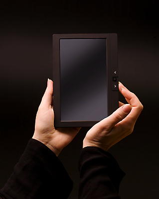 포토 JPG 해외이미지 손 여자 인터넷 비즈니스 통신 모바일 새로움 사람없음 책 노트북 컴퓨터 터치패드 알약 디지털 스크린 모니터 공백 터치 정보 잡기 메시지 전자책 휴대용 심볼 사인 상업 전자 보여주기 멀티미디어 패드 리뷰 터치스크린 해외포토 컨셉 모션 사람 신체부위 전자제품 약 오브젝트 파일형식 이미지허브