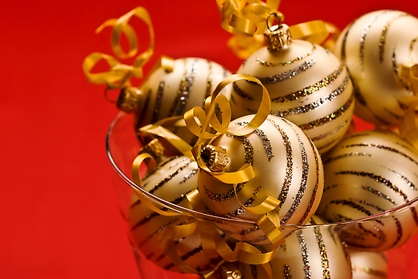 포토 JPG 해외이미지 백그라운드 크리스마스 공 유리 휴가 새해 사람없음 장식 빨간색 축하 화려 사발 황금 질감 여의주 해외포토 기념일 컬러 컨셉 재질 사기그릇 파일형식 이미지허브