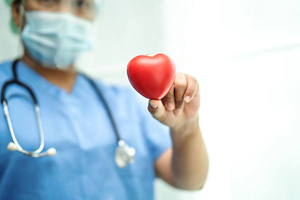 포토 JPG 해외이미지 모양 손 여자 행복 백그라운드 컨셉 가족 친절 주택 건강 사랑 사람 성인 사람없음 빨간색 세계 건강관리 힘 환자 하트 잡기 은퇴 기부 장애 월 돌봄 심장병 옛날 전국 지원 헬프 노화 자선단체 안락 해외포토 감정 컬러 의학 관계 모션 관리 건물 신체부위 도움 그룹 날짜 질병 자선 파일형식 이미지허브