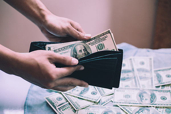 포토 JPG 해외이미지 남자 백그라운드 컨셉 돈 비즈니스 사람 사람없음 초록색 금융 달러 검은색 저축 유로 흰색 잡기 비즈니스맨 지갑 재산 구매 주머니 가죽 결제 빚 해외포토 컬러 모션 경제 쇼핑 직장인 파일형식 이미지허브