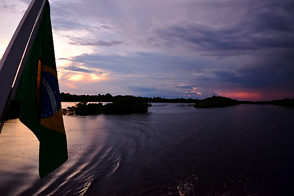 포토 JPG 해외이미지 나무 동물 공원 호수 야생동물 여행 백그라운드 포유류 파충류 자연 조류 하늘 사람없음 야외 초록색 물 파란색 강 컬러풀 미국 젖음 황무지 남아메리카 습지 숲 홍수 앵무새 브라질 생태학 아마존 이국적 재규어 히아신스 브라질사람 해외포토 자연요소 식물 공공시설 교육 꽃 컬러 북아메리카 아메리카 자연재해 생태계 파일형식 이미지허브