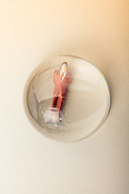 포토 JPG 해외이미지 실내 사람없음 물방울 인물미니어처 갈색배경 해외포토 백그라운드 내부 갈색 미니어처 파일형식 이미지허브