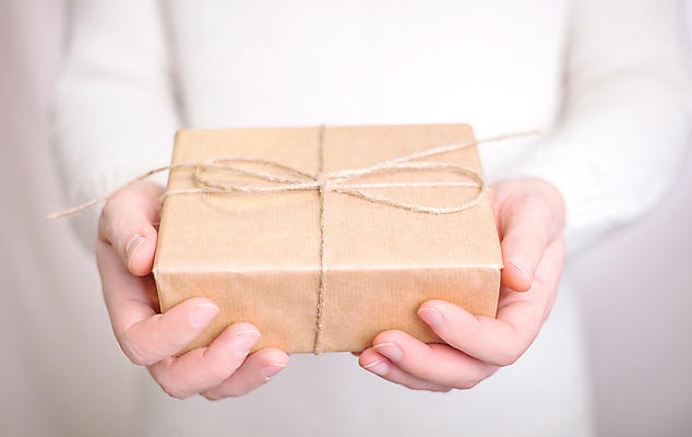 포토 JPG 해외이미지 나무 여자 기념일 행복 리본 종이 백그라운드 크리스마스 겨울 포장 휴가 새로움 기념 발렌타인데이 선물 사랑 사람없음 장식 빨간색 빛 쇼핑 상자 산타클로스 파티 축제 놀람 덮개 축하 인사 잡기 신용카드 생일 12월 연도 활 주기 팩 패키지 마법 판지 포장소품 해외포토 식물 계절 감정 컬러 컨셉 모션 데이이벤트 표정 사람 이벤트 금융 화장품 뚜껑 예절 날짜 오브젝트 포장재료 파일형식 이미지허브