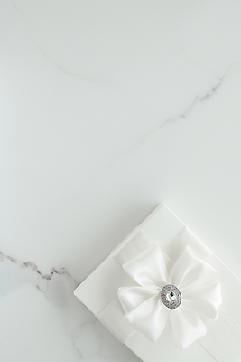 포토 JPG 해외이미지 리본 포장 사람없음 선물상자 한개 흰색 오브젝트 대리석 해외포토 1 컬러 재료 선물 상자 파일형식 이미지허브