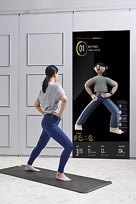 JPG 전신 편집이미지 여자 40대 중년 허리손 거실 요가 중년라이프 3D캐릭터 정보기술 서기 두명 뒷모습 운동 스크린 스트레칭 한국인 매트 자기관리 여자만 홈트레이닝 집콕 홈요가 영포티 AI_인공지능 편집실사 캐릭터 라이프스타일 웰빙 뷰포인트 포즈 모션 기술 건강 사람 동양인 성인 CG 신조어 파일형식 앳홈라이프