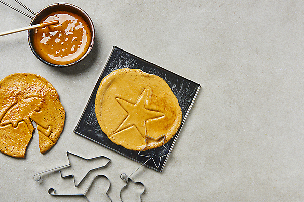 포토 JPG 스튜디오촬영 모양 한국문화 별 우산 회색배경 실내 틀 사람없음 하이앵글 유행 과자 손상 달콤 추억 국자 복고 철판 군것질 나무젓가락 달고나 불량식품 뽑기 국내포토 자연요소 동양문화 뷰포인트 백그라운드 컨셉 젓가락 주방용품 디저트 한국 내부 회색 맛 파일형식