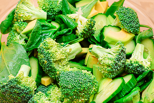 포토 JPG 해외이미지 오이 근접촬영 사람없음 초록색 샐러드 신선 브로콜리 시금치 아보카도 건강식 그린푸드 비건음식 해외포토 음식 뷰포인트 컬러 채소 과일 파일형식 비건 이미지허브