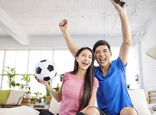 포토 JPG 해외이미지 라이프스타일 커플 행복 무기 스포츠 거실 가족 응원 놀이 성공 주택 함께함 실내 미소 웃음 사람 동양인 두명 친구 소파 축구 텔레비전 중국 경쟁 게임 축하 관찰 우승 부채 팬 흥분 쇼 골 기르기 비명 지원 필승 해외포토 감정 아시아 컨셉 의자 관계 모션 표정 인종 내부 건물 생활 전자제품 구기 최고 돌봄 파일형식 이미지허브
