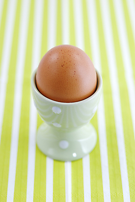 포토 JPG 해외이미지 1 음식 다이어트 재료 탁자 건강 요리 사람없음 목재 컵 초록색 갈색 계란 줄무늬 껍질 신선 아침식사 먹기 유기농 단백질 삶기 해외포토 나무 식기 웰빙 컬러 가구 무늬 모션 알 식사 영양소 파일형식 이미지허브