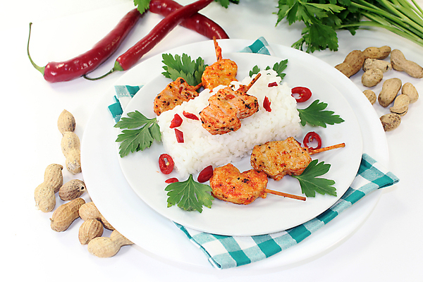 포토 JPG 해외이미지 접시 백그라운드 밥 서브 육류 요리 동양인 사람없음 주방 치킨 다정 꼬치 맛 매움 땅콩 레시피 법정 전문 해외포토 식기 음식 컨셉 식재료 인종 견과류 닭고기요리 파일형식 이미지허브