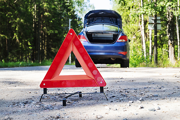 포토 JPG 해외이미지 주간 도로 자동차 사람없음 야외 삼각형 위험 비상등 해외포토 자연요소 도형 길 육상교통 컨셉 교통시설 파일형식 이미지허브