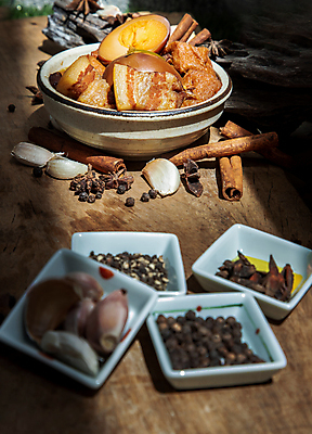 포토 JPG 해외이미지 전통 아시아 음식 백그라운드 다이어트 재료 건강 마늘 요리 사람없음 목재 갈색 계란 식사 저녁식사 양념 달콤 맛 아침식사 수프 먹기 허브 메뉴 향기 두부 점심식사 삶기 시나몬 영양분 입가심 짠맛 핸드메이드 맛있는 해외포토 나무 식물 나라 컬러 컨셉 채소 모션 알 냄새 파일형식 이미지허브