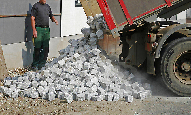 포토 JPG 해외이미지 남자 유럽 산업 교통시설 노동자 직장 덴마크 서기 사람 사람없음 건물 가로 여름 햇빛 맑음 업무 작업 보행로 땅 먼지 짐차 스칸디나비아 진짜 화강암 해외포토 직업 건축물 계절 나라 길 교통 회사 모션 자동차 날씨 북유럽 태양 암석 시설 파일형식 이미지허브
