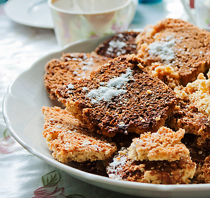 포토 JPG 해외이미지 접시 음식 디저트 바닥 건강 요리 사람없음 파란색 쌓기 쿠키 대접 신선 그룹 황금 달콤 맛 아침식사 가루 설탕 시리얼 굽기 먹기 질감 칼로리 나눔 점심식사 7 시나몬 오트밀 채식주의자 탄수화물 페스츄리 해로움 핸드메이드 비건 귀리 맛있는 해외포토 식기 빵 컬러 컨셉 모션 곡류 숫자 식사 구이 채식 파일형식 이미지허브