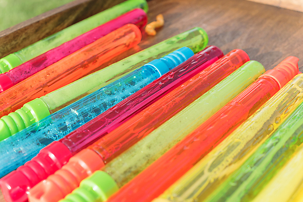 포토 JPG 해외이미지 라이프스타일 공원 행복 어린이 백그라운드 무지개 장난 가족 자연 놀이 탁자 지팡이 휴식 선반 사람없음 야외 목재 옆모습 초록색 물 컬러풀 장난감 쌓기 맑음 미국 거품 기쁨 게임 투명 막대기 그룹 큼 불기 비누 거인 타격 텍사스 많음 해외포토 자연요소 나무 공공시설 감정 뷰포인트 컬러 가구 컨셉 북아메리카 재료 관계 모션 날씨 사람 생활 위생용품 크기 생태계 파일형식 이미지허브