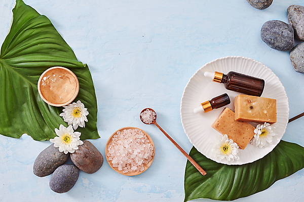 포토 JPG 해외이미지 접시 꽃 실내 사람없음 스파 화장품 조약돌 파란배경 스파용품 비누 알로에 앰플 에스테틱 열대잎 입욕소금 알로에베라 해외포토 식물 식기 백그라운드 잎 내부 파란색 위생용품 뷰티 돌_바위 미용용품 오브젝트 소금 파일형식 이미지허브