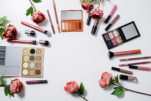 포토 JPG 해외이미지 직업 디자인 여자 꽃 얼굴 분홍색 백그라운드 컨셉 장신구 프레임 사람없음 장식 세트 컬러풀 뷰티 유행 화장품 립스틱 흰색 공구 붓 화려 플랫 고급 상품 정상 수집 마스카라 만들기 예술가 위치 아이섀도 내추럴 돌봄 스타일 플랫레이 해외포토 식물 컬러 모션 사람 신체부위 도구 파일형식 이미지허브