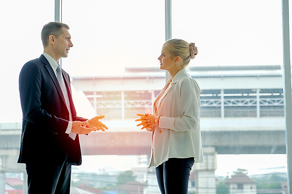 포토 JPG 해외이미지 직업 여자 남자 행복 2 비즈니스 통신 성공 협력 대화 설명 미소 사람 정장 두명 사무실 업무 비즈니스맨 비즈니스우먼 자신감 그룹 계획 토론 질문 종업원 고객 스마트 동료 상담 고용 조언 해외포토 옷 감정 컨셉 관계 모션 표정 말하기 구직 작업 직장인 채용 파일형식 이미지허브