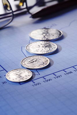 포토 JPG 해외이미지 안경 돈 비즈니스 그래프 사람없음 금융 숫자 펜 동전 자료 성장 재산 은퇴 투자 수익 예산 해외포토 문자 잡화 경제 필기구 파일형식 이미지허브