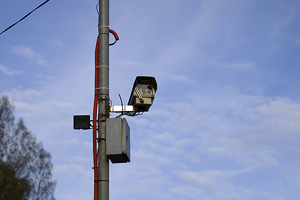 포토 JPG 해외이미지 도로 백그라운드 이동 거리 사람없음 카메라 장비 관찰 손전등 도시 고속도로 큼 속도 만족 통로 보안 러시아 법 감시 시스템 규칙 올가미 동영상 추적 위반 레이더 리뷰 복잡 센서 자동 제어 방식 해외포토 감정 유럽 길 컨셉 교통시설 모션 조명 안전 전자제품 크기 파일형식 이미지허브