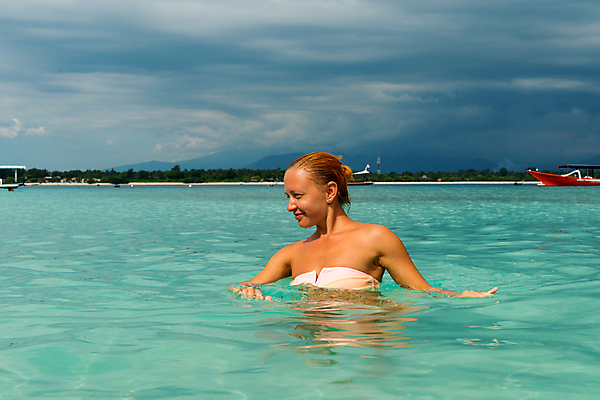 포토 JPG 해외이미지 백인 1 라이프스타일 외관 여자 행복 아시아 문화 얼굴 섬 여행 백그라운드 자연 휴가 한명 동양인 성인 파란색 비키니 뷰티 유행 기쁨 자유 신혼여행 최고 체험 발리 인도네시아 내추럴 이국적 힌두교 해외포토 서양인 수영복 감정 나라 종교 컬러 결혼 컨셉 사람 인종 생활 신체부위 생태계 파일형식 이미지허브