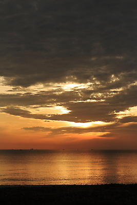 포토 JPG 해외이미지 계절 실루엣 모래 파도 바다 섬 여행 오렌지 자연 벽지 하늘 아침 휴식 사람없음 빛 햇빛 태양 뷰티 반사 여행객 일출 맑음 황혼 일몰 봄 서핑 황금 저녁 휴양지 흐림 수평선 해외포토 주간 자연요소 컨셉 과일 날씨 촬영기법 사람 노을 장소 수상스포츠 야간 생태계 파일형식 이미지허브