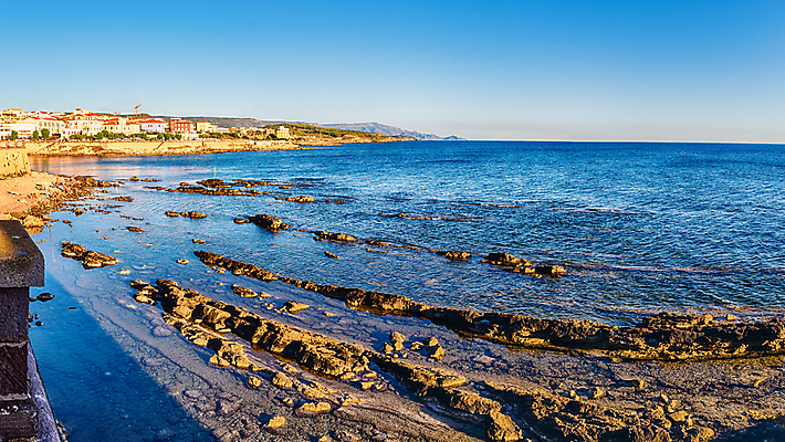 포토 JPG 해외이미지 유럽 벽 바다 섬 여행 휴가 풍경 사람없음 물 여름 파란색 항구 이탈리아 도시 성 중세 역사 지중해 타운 옛날 해외포토 자연요소 건축물 계절 나라 컬러 교통시설 파일형식 이미지허브