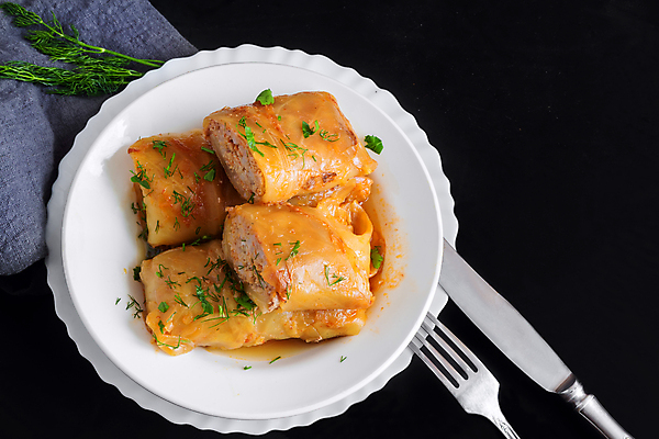 포토 JPG 해외이미지 전통 접시 음식 백그라운드 채소 밥 양파 치즈 마늘 육류 돼지고기 요리 사람없음 저녁식사 치킨 어둠 버섯 당근 소고기 튀김 그릴 두루마리 굽기 향신료 양배추 후추 건강식 점심식사 폭식 다진 딜 러시아인 맛있는 해외포토 서양인 식기 식재료 주방용품 유제품 뿌리채소 식사 구이 닭고기요리 향미료 파일형식 이미지허브