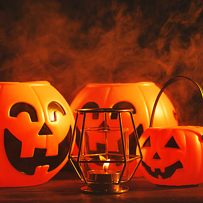 포토 JPG 해외이미지 백그라운드 컨셉 촛불 탁자 호박 사람없음 축제 어둠 할로윈 축하 연기 오브젝트 잭오랜턴 해외포토 가구 채소 초 파일형식 이미지허브