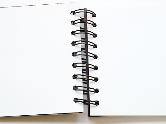 포토 JPG 해외이미지 종이 백그라운드 나선형 사람없음 책 공책 공백 펼침 흰색 오픈 페이지 고립 해외포토 컬러 무늬 모션 문구용품 파일형식 이미지허브