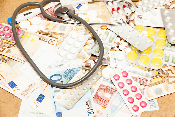 포토 JPG 해외이미지 유럽 백그라운드 컨셉 돈 비즈니스 청진기 건강 병원 주사기 사람없음 치료 금융 알약 약 쪽지 의사 유로 흰색 질병 온도계 약국 투자 이익 보험 조제 계산서 돌봄 수입 위기 비용 해외포토 나라 컬러 의학 의료기기 모션 경제 의료진 재산 만들기 파일형식 이미지허브