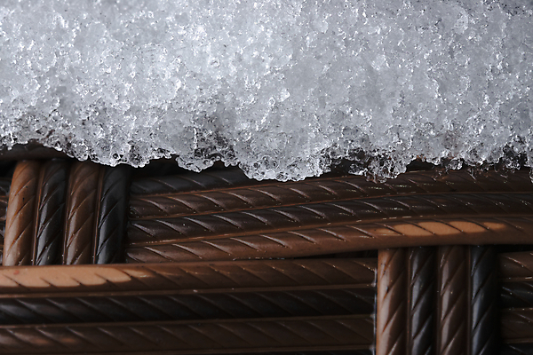 포토 JPG 해외이미지 디자인 외관 계절 밧줄 가구 백그라운드 겨울 자연 날씨 추상 주택 사람없음 야외 장식 냉동 얼음 추위 가을 흰색 신선 도시 닫기 떨어짐 플라스틱 천 묘사 오브젝트 질감 서리 합성 짜임 거짓 등나무 평야 폭설 눈내림 해외포토 자연요소 나무 줄 컬러 생활용품 컨셉 무늬 모션 재질 눈_날씨 건물 직물 자연재해 생태계 파일형식 이미지허브