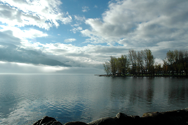 포토 JPG 해외이미지 구름 호수 여행 휴가 산 풍경 사람없음 물 일몰 이탈리아 산기슭 해외포토 자연요소 유럽 노을 파일형식 이미지허브
