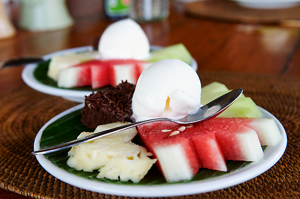 포토 JPG 해외이미지 접시 음식 조각 포크 다이어트 과일 포도 디저트 수박 건강 사람없음 얼음 식사 샐러드 신선 달콤 맛 사과 먹기 크림 묘사 상쾌 숙성 식용 해외포토 자연요소 식기 감정 컨셉 모션 파일형식 이미지허브