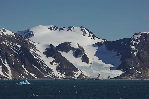 포토 JPG 해외이미지 바다 여행 겨울 자연 하늘 산 노르웨이 사람없음 물 파란색 환경 냉동 얼음 절벽 추위 탐험 북극 빙하 멀리 모나코 원정 절정 해외포토 자연요소 계절 유럽 컬러 극지방 생태계 파일형식 이미지허브