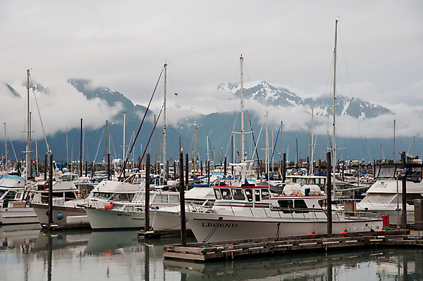 포토 JPG 해외이미지 구름 공원 자연 산 항해 풍경 사람없음 물 반사 항구 소리 흰색 만 보트 주차 알래스카 돛대 왕자 해외포토 자연요소 공공시설 컬러 배_교통 교통시설 미국 생태계 파일형식 이미지허브