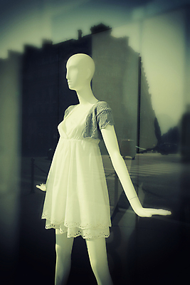 포토 JPG 해외이미지 모델 디자인 외관 드레스 옷 여자 유럽 인형 신체 비즈니스 건축양식 창문 새로움 사람 사람없음 장식 여름 뷰티 유행 세일 상점 프랑스 직물 화려 시장 고급 마네킹 쇼핑몰 오브젝트 진열장 쇼 소매 스타일 파리(프랑스) 해외포토 계절 건축 나라 컨셉 파일형식 이미지허브