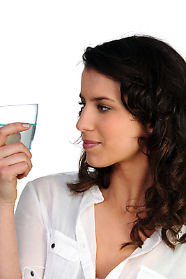 포토 JPG 해외이미지 모양 여자 행복 스포츠 다이어트 유리 건강 한명 미소 사람 성인 물 뷰티 기쁨 샐러드 마시기 흰색 신선 최고 투명 우아함 매끈함 갈증 만족 점심식사 해외포토 자연요소 1 감정 음식 컬러 컨셉 모션 재질 표정 식사 감각 파일형식 이미지허브