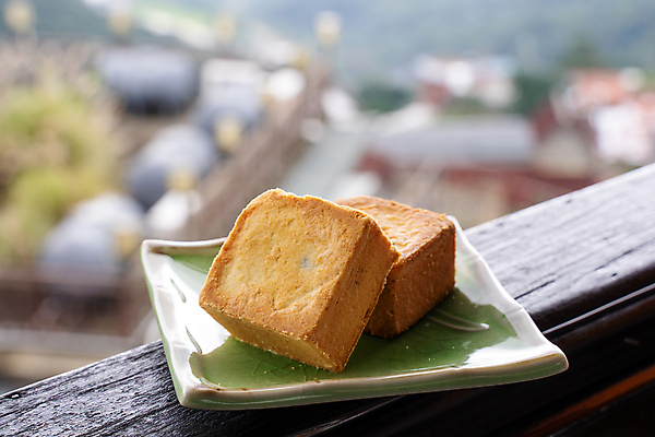 포토 JPG 해외이미지 주간 접시 디저트 사람없음 야외 아웃포커스 페스츄리 해외포토 자연요소 식기 음식 빵 촬영기법 파일형식 이미지허브