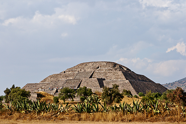 포토 JPG 해외이미지 산 멕시코 사람없음 태양 여행객 계단 달 도시 사찰 원주민 큼 땅 폐허 피라미드 단계 아즈텍 옛날 파멸 해외포토 자연요소 건축물 컨셉 북아메리카 종교건축 사람 아프리카인 크기 랜드마크 파일형식 소멸 이미지허브