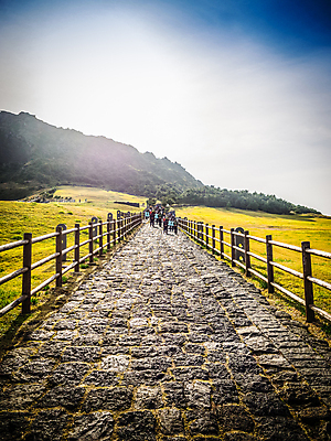 포토 JPG 해외이미지 구름 아시아 파도 바다 섬 여행 밭 자연 하늘 아침 휴가 산 주택 서울 한국 풍경 경사 해변 사람없음 야외 가로 초록색 물 여름 파란색 세계 햇빛 여행객 평화 검은색 하이킹 도시 만 재산 땅 순수 언덕 화산 원뿔 남쪽 내추럴 절정 수평선 해외포토 주간 자연요소 도형 계절 나라 컬러 컨셉 농업 레저 사람 건물 금융 태양 방향 생태계 파일형식 이미지허브