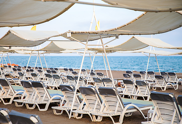 포토 JPG 해외이미지 모래 바다 섬 여행 의자 우산 자연 휴가 휴식 그림자 사람 풍경 해변 사람없음 야외 가로 물 여름 파란색 햇빛 여행객 수영 침묵 금지 흰색 전원 침대 그룹 플라스틱 휴양지 선베드 양산 장면 가림막 줄서기 많음 해외포토 자연요소 계절 컬러 가구 컨셉 모션 재질 태양 소리 장소 수상스포츠 전기에너지 생태계 파일형식 이미지허브