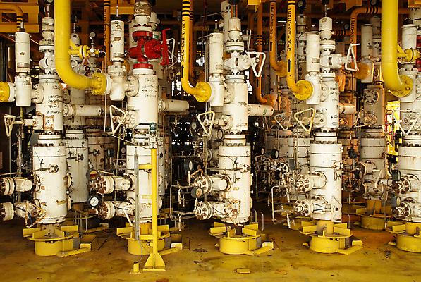 포토 JPG 해외이미지 산업 밭 공장 자연 사람없음 노란색 탑 금속 힘 장비 에너지 나사 저수지 뜨거움 제조 기름 휘발유 석유 철 파이프 전염 화석 연료 가스 세대 내추럴 복잡 설치 압력 조작 철강 파이프라인 화학물질 공급 해외포토 건축물 음식 컬러 컨셉 농업 공업 재질 공구 화학 질병 생태계 파이프_관 감염 파일형식 이미지허브