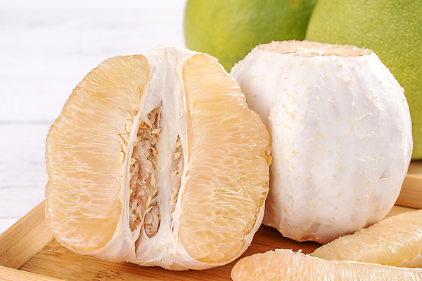 포토 JPG 해외이미지 단면 실내 근접촬영 사람없음 자몽 흰배경 슬라이스 나무쟁반 해외포토 뷰포인트 백그라운드 과일 쟁반 내부 목재 흰색 파일형식 이미지허브