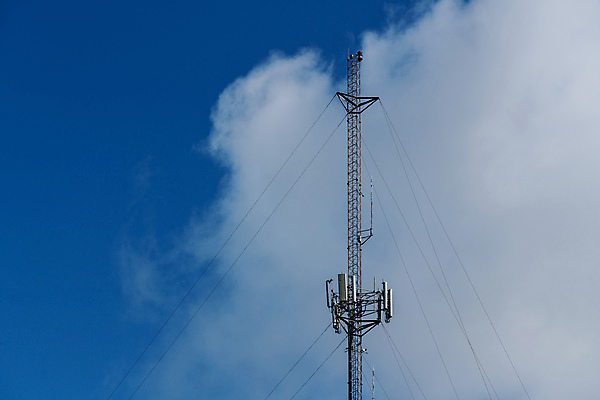 포토 JPG 해외이미지 통신 하늘 모바일 안테나 사람없음 야외 스마트폰 탑 디지털 자료 농촌 시골 네트워크 무선전화기 속도 라디오 와이파이 전염 다운로드 돛대 송신기 셀룰러 해외포토 건축물 전자제품 핸드폰 스마트기기 질병 전화기 무선인터넷 감염 파일형식 이미지허브