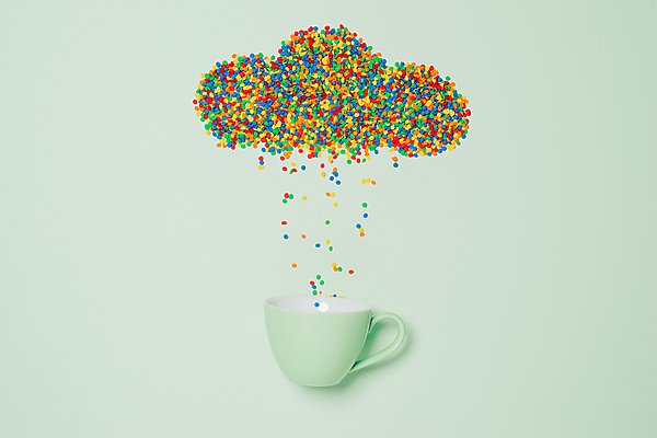 포토 JPG 해외이미지 컨셉 잔 실내 사탕 사람없음 하이앵글 컬러풀 비 떨어짐 구름모양 초록배경 해외포토 자연요소 모양 식기 뷰포인트 컬러 백그라운드 날씨 디저트 내부 초록색 파일형식 구름_자연 이미지허브